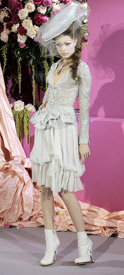     . Haute Couture Spring 2010. Christian Dior