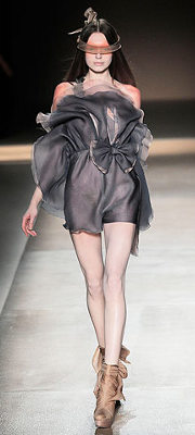     . Haute Couture Spring 2010. Valentino
