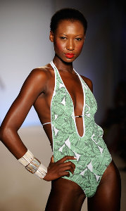 ?????? ??????? ???? ? ?????? ?????? ?????-???? 2010 - Mercedes-Benz Fashion Week Miami: Swimwear 2010. Poko Pano