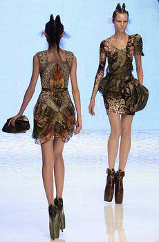 ????????? ??????? (Alexander McQueen) Spring 2010: ?????????????? ?????